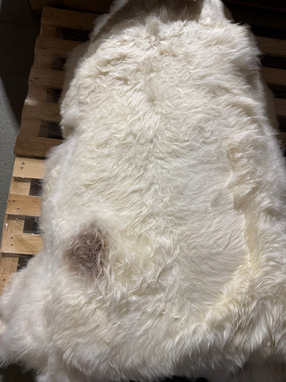 Schaffell Weiß mit Braun - Unikat